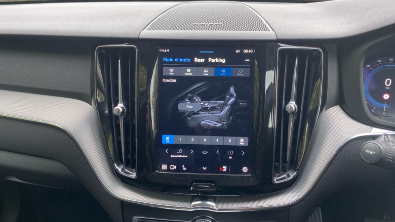 Volvo XC60 2.0 B5P Plus Dark 5dr AWD Geartronic Petrol Estate